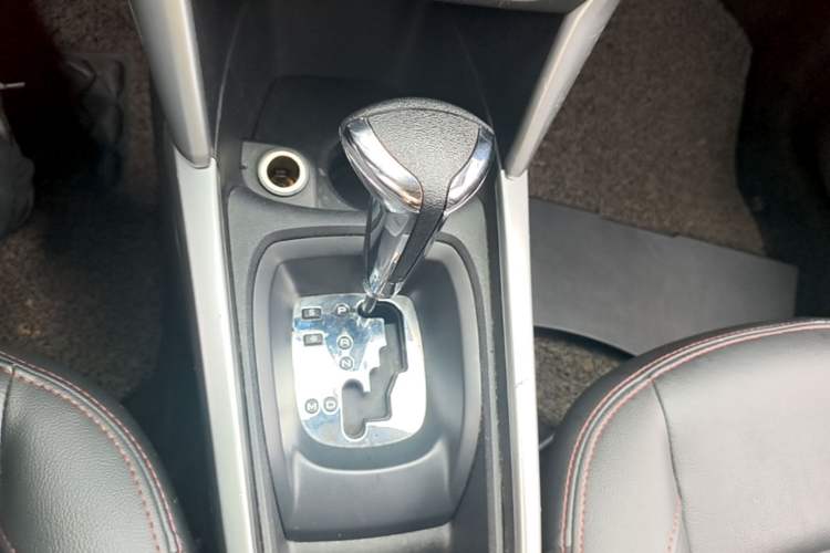 Used Citroen C3-XR 2015 1.6L Automatic Pioneer Model Gear Lever