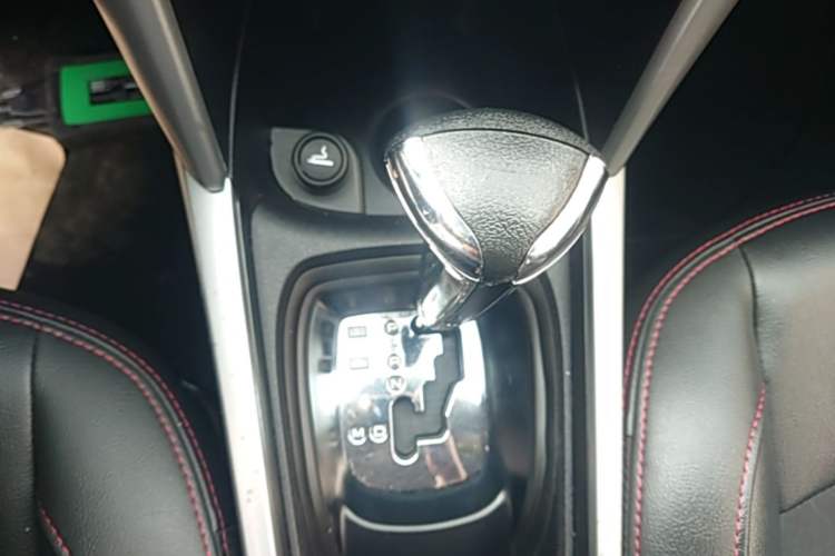 Used Citroen C3-XR 2015 1.6THP Automatic Pioneer Model Gear Lever