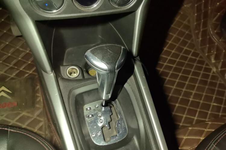 Used Citroen C3-XR 2015 1.6L Automatic Pioneer Model Gear Lever