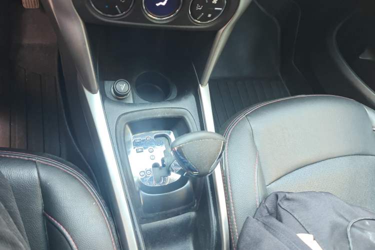Used Citroen C3-XR 2015 1.6L Automatic Pioneer Model Gear Lever