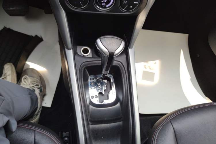 Used Citroen C3-XR 2015 1.6L Automatic Pioneer Model Gear Lever