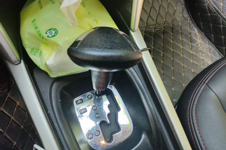 Used Citroen C3-XR 2015 1.6L Automatic Pioneer Model Gear Lever