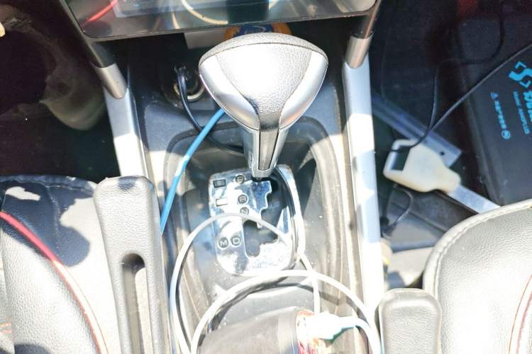 Used Citroen C3-XR 2015 1.6THP Automatic Pioneer Model Gear Lever
