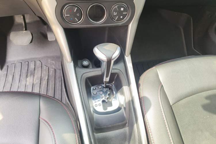 Used Citroen C3-XR 2015 1.6L Automatic Pioneer Model Gear Lever