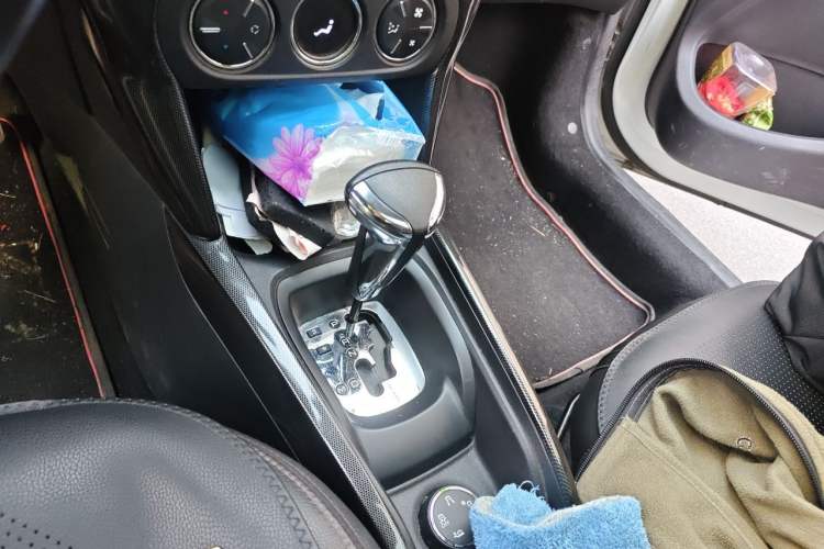 Used Citroen C3-XR 2015 1.6THP Automatic Flagship Model Gear Lever