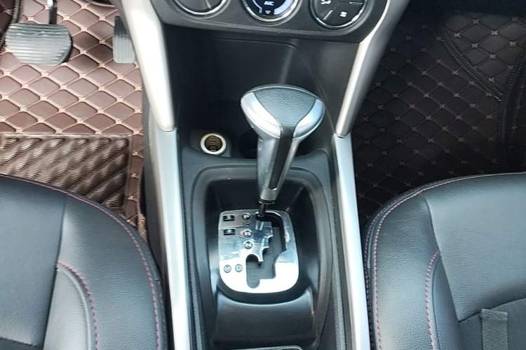 Used Citroen C3-XR 2015 1.6L Automatic Pioneer Model Gear Lever