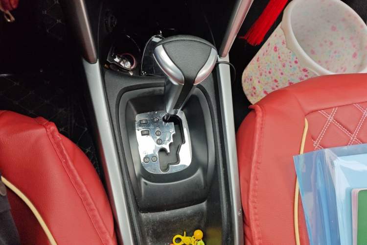 Used Citroen C3-XR 2015 1.6L Automatic Pioneer Model Gear Lever