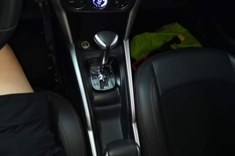 Used Citroen C3-XR 2015 1.6L Automatic Pioneer Model Gear Lever