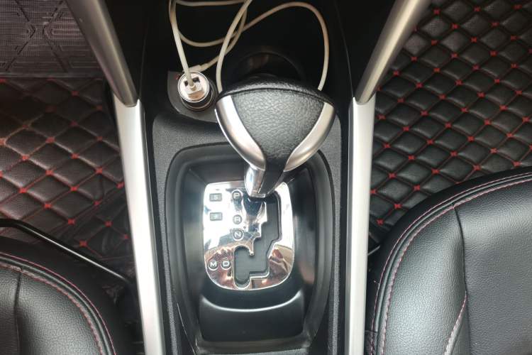 Used Citroen C3-XR 2015 1.6L Automatic Pioneer Model Gear Lever