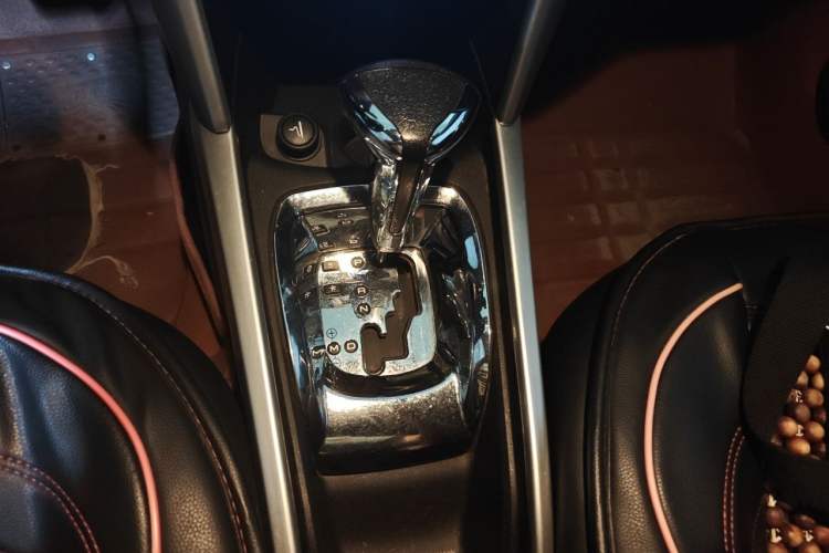 Used Citroen C3-XR 2015 1.6L Automatic Pioneer Model Gear Lever