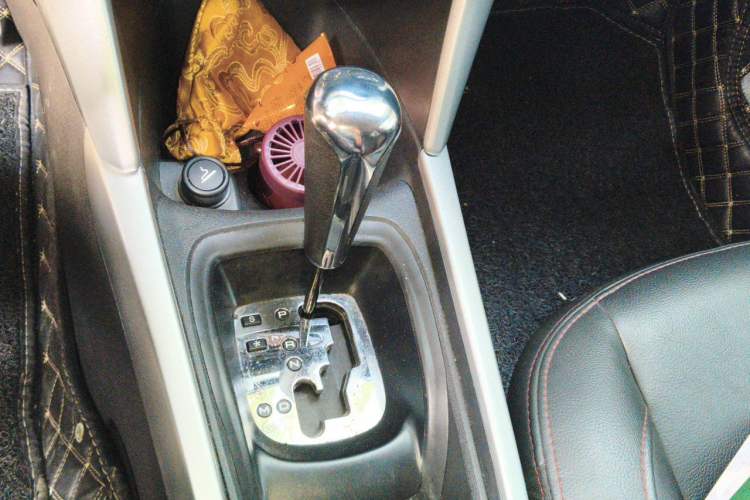 Used Citroen C3-XR 2015 1.6L Automatic Pioneer Model Gear Lever