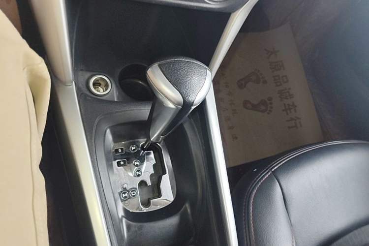 Used Citroen C3-XR 2015 1.6L Automatic Pioneer Model Gear Lever