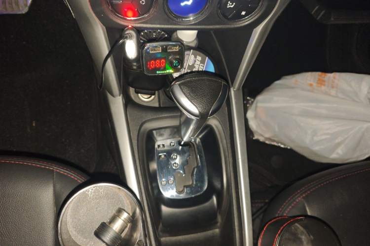 Used Citroen C3-XR 2015 1.6L Automatic Pioneer Model Gear Lever