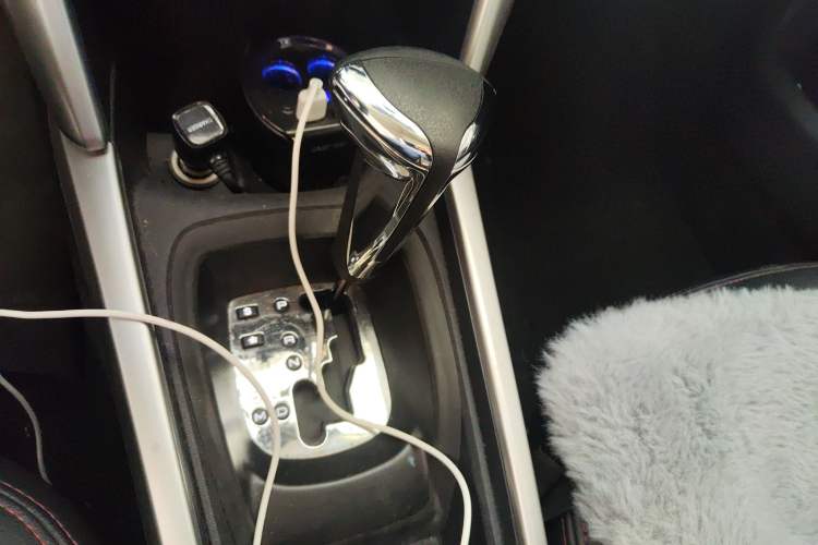 Used Citroen C3-XR 2015 1.6L Automatic Pioneer Model Gear Lever