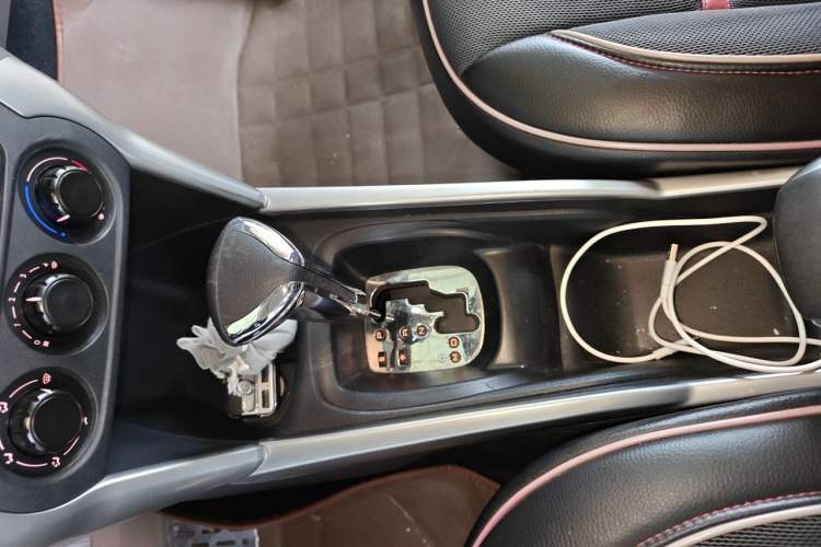 Used Citroen C3-XR 2015 1.6L Automatic Fashion Model Gear Lever
