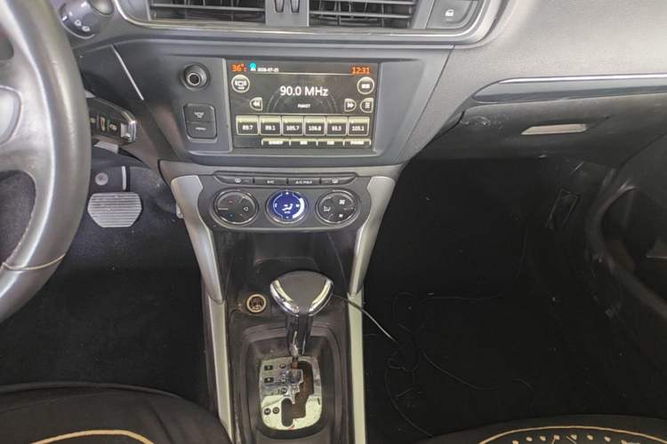 Used Citroen C3-XR 2015 1.6L Automatic Pioneer Model Gear Lever