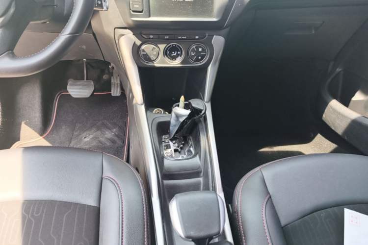 Used Citroen C3-XR 2015 1.6L Automatic Pioneer Model Gear Lever