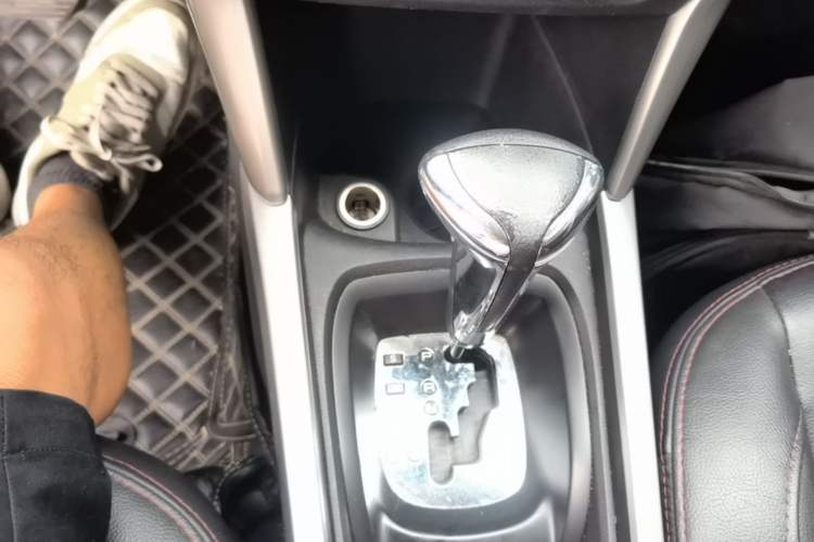 Used Citroen C3-XR 2015 1.6THP Automatic Pioneer Model Gear Lever