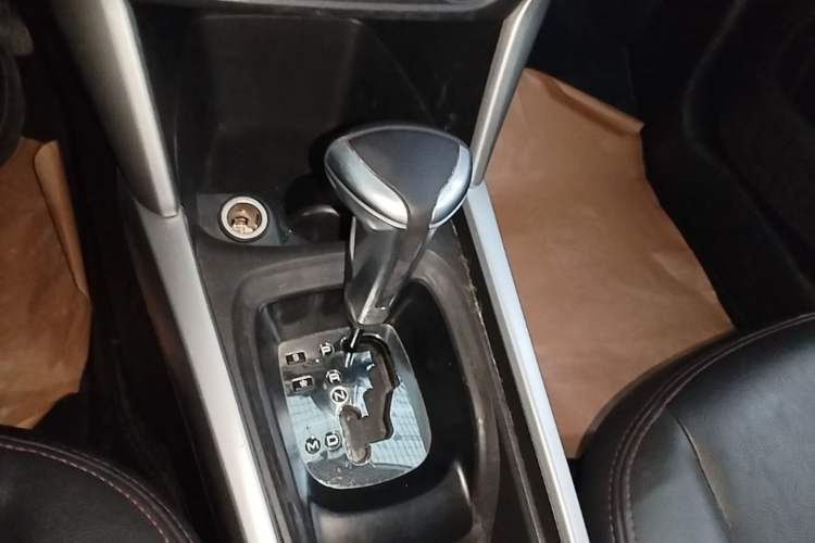 Used Citroen C3-XR 2015 1.6THP Automatic Pioneer Model Gear Lever