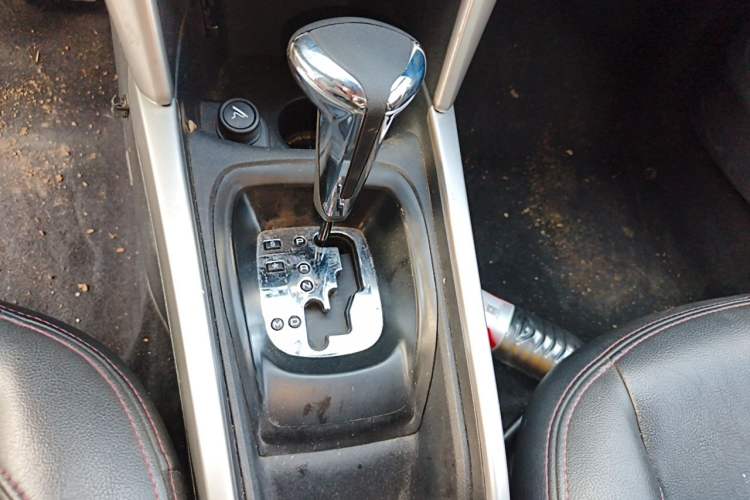 Used Citroen C3-XR 2015 1.6L Automatic Smart Version Gear Lever