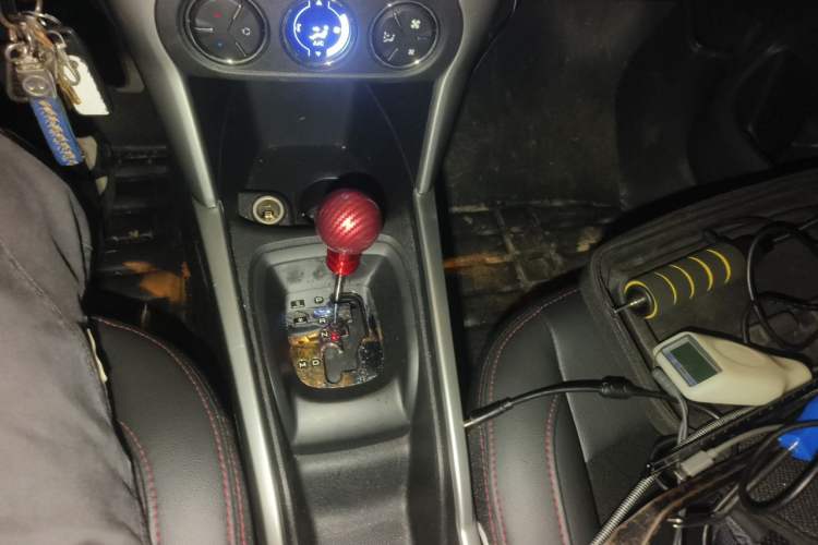 Used Citroen C3-XR 2015 1.6L Automatic Pioneer Model Gear Lever