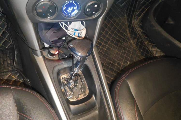Used Citroen C3-XR 2015 1.6L Automatic Pioneer Model Gear Lever