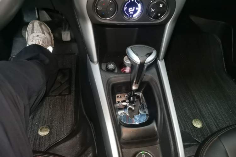 Used Citroen C3-XR 2015 1.6THP Automatic Pioneer Model Gear Lever
