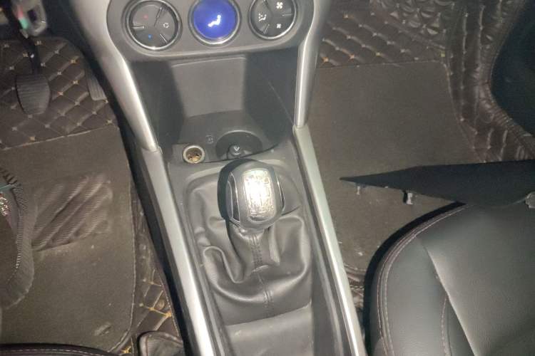 Used Citroen C3-XR 2015 1.6L Manual Pioneer Model Gear Lever