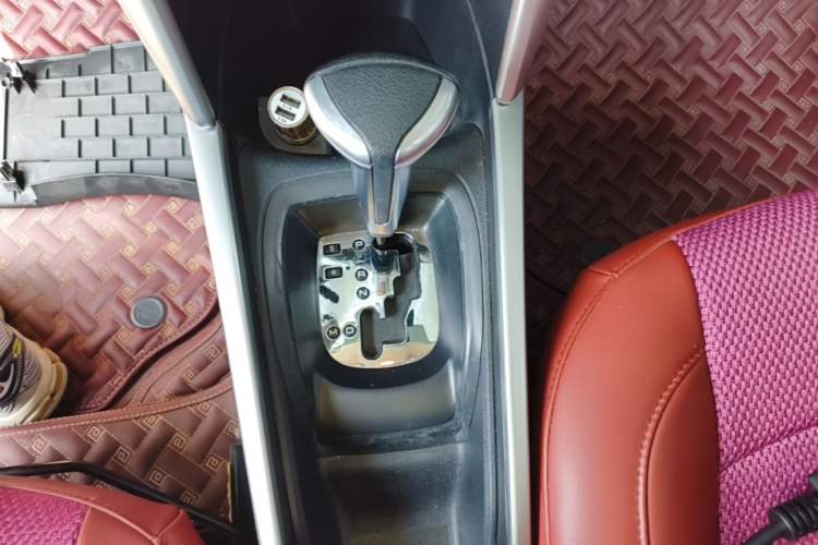 Used Citroen C3-XR 2015 1.6L Automatic Pioneer Model Gear Lever