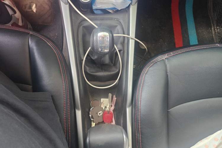 Used Citroen C3-XR 2015 1.6L Manual Fashion Edition Gear Lever