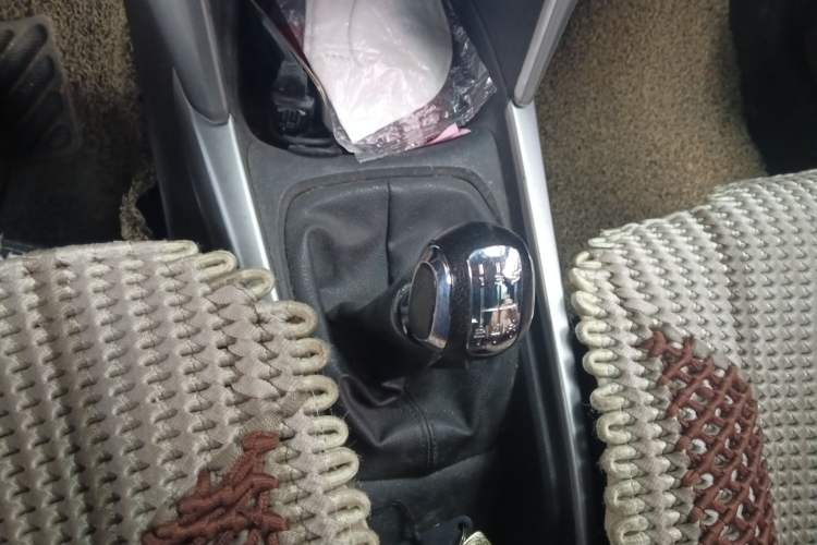 Used Citroen C3-XR 2015 1.6L Manual Fashion Edition Gear Lever