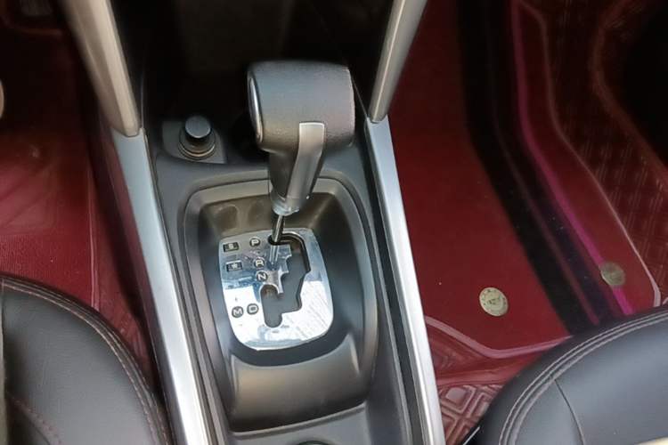 Used Citroen C3-XR 2015 1.6THP Automatic Pioneer Model Gear Lever