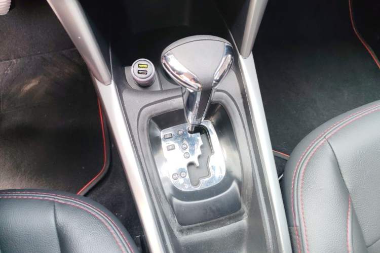 Used Citroen C3-XR 2015 1.6L Automatic Pioneer Model Gear Lever