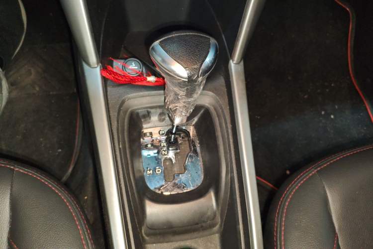 Used Citroen C3-XR 2015 1.6THP Automatic Pioneer Model Gear Lever