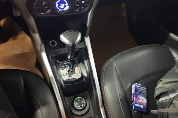 Used Citroen C3-XR 2015 1.6THP Automatic Pioneer Model Gear Lever