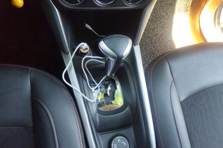 Used Citroen C3-XR 2015 1.6THP Automatic Pioneer Model Gear Lever