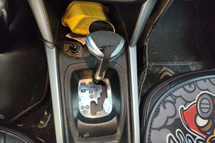 Used Citroen C3-XR 2015 1.6L Automatic Pioneer Model Gear Lever