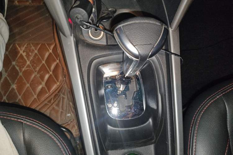 Used Citroen C3-XR 2015 1.6THP Automatic Pioneer Model Gear Lever