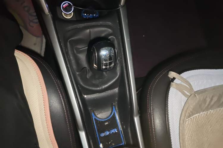 Used Citroen C3-XR 2015 1.6L Manual Pioneer Model Gear Lever
