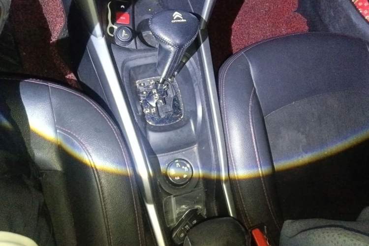 Used Citroen C3-XR 2015 1.6THP Automatic Smart Model Gear Lever