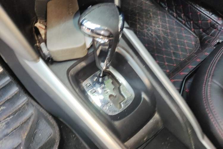 Used Citroen C3-XR 2015 1.6L Automatic Pioneer Model Gear Lever