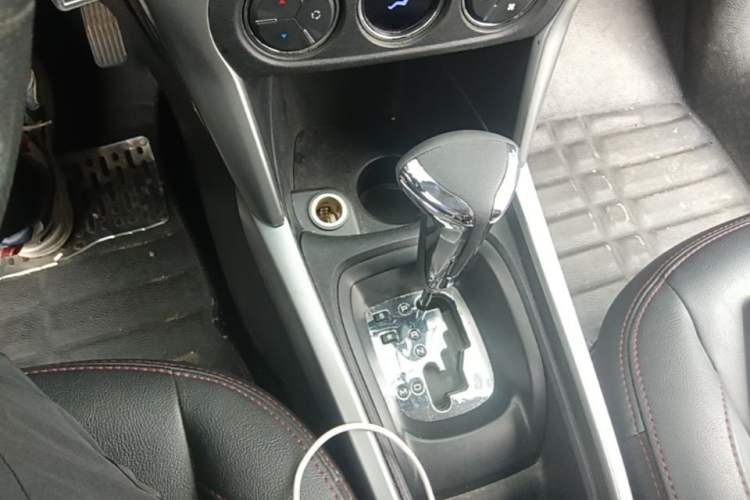 Used Citroen C3-XR 2015 1.6L Automatic Pioneer Model Gear Lever