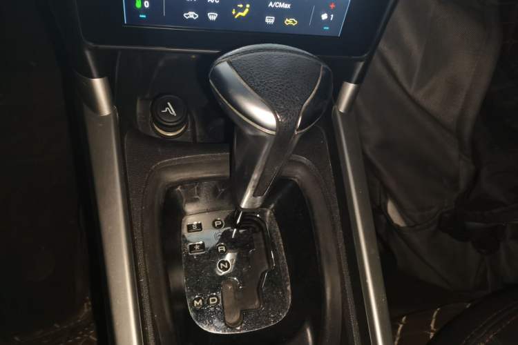 Used Citroen C3-XR 2015 1.6L Automatic Pioneer Model Gear Lever