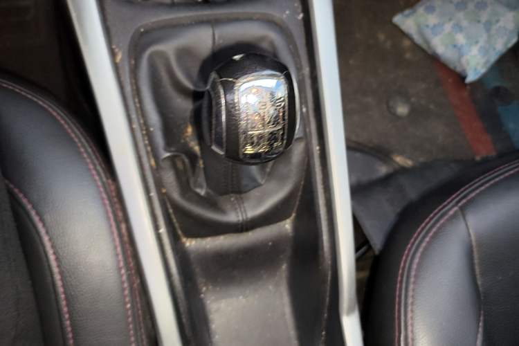 Used Citroen C3-XR 2015 1.6L Manual Pioneer Model Gear Lever