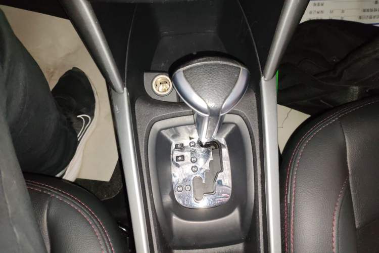 Used Citroen C3-XR 2015 1.6L Automatic Pioneer Model Gear Lever