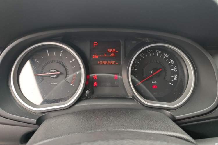 Used Citroen C3-XR 2015 1.6L Automatic Fashion Model Instrument Cluster