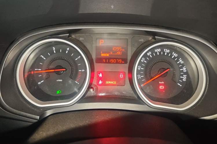 Used Citroen C3-XR 2015 1.6L Automatic Fashion Model Instrument Cluster