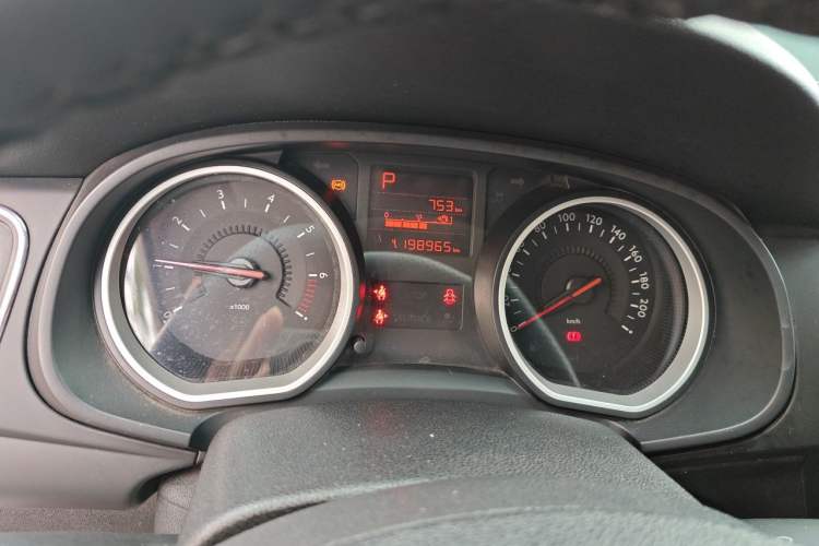 Used Citroen C3-XR 2015 1.6L Automatic Fashion Model Instrument Cluster