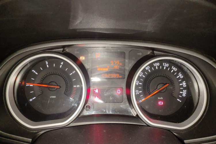 Used Citroen C3-XR 2015 1.6L Automatic Fashion Model Instrument Cluster