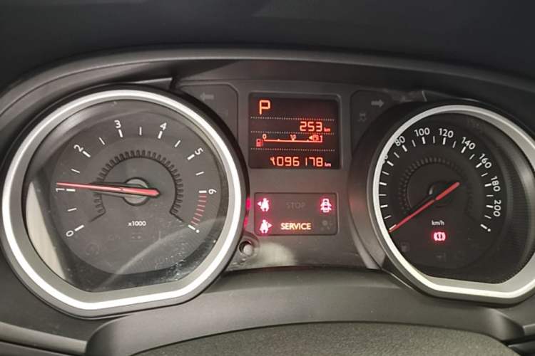 Used Citroen C3-XR 2015 1.6L Automatic Fashion Model Instrument Cluster